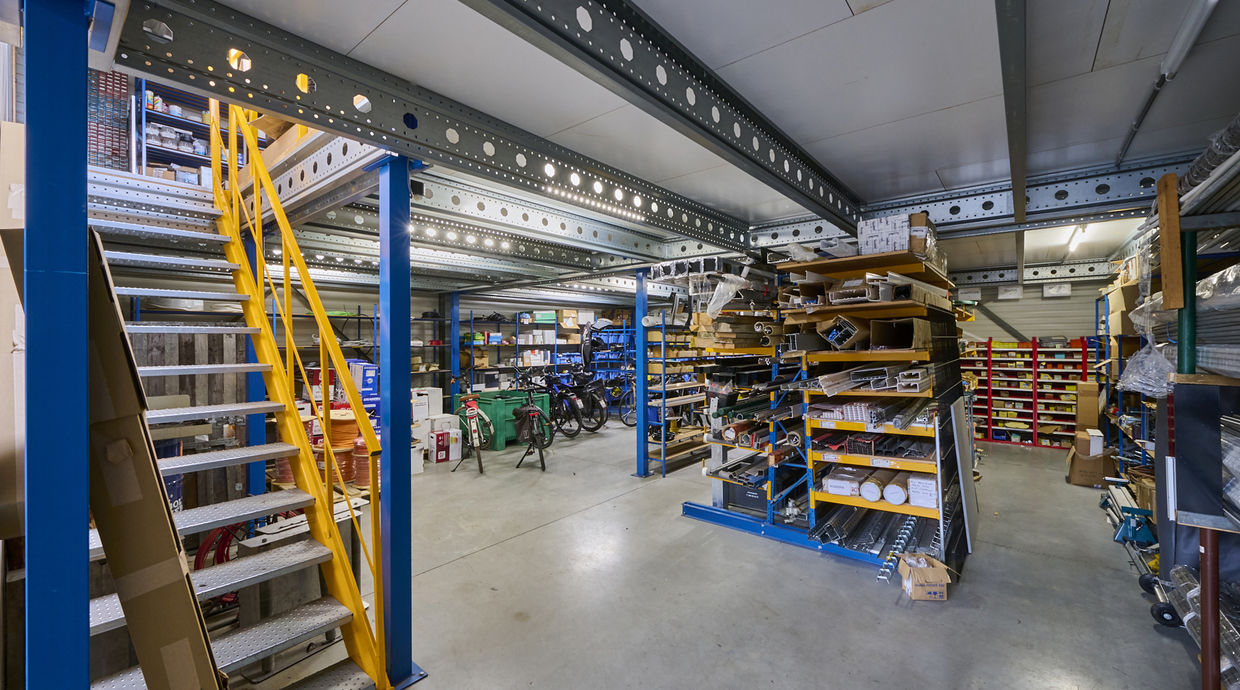 Industrieel gebouw te koop in Opglabbeek