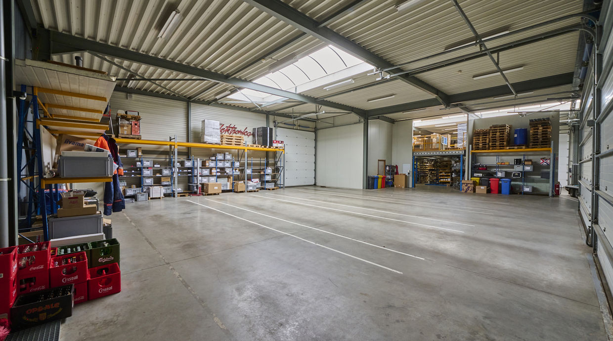 Industrieel gebouw te koop in Opglabbeek