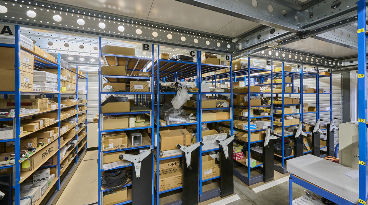 Industrieel gebouw te koop in Opglabbeek