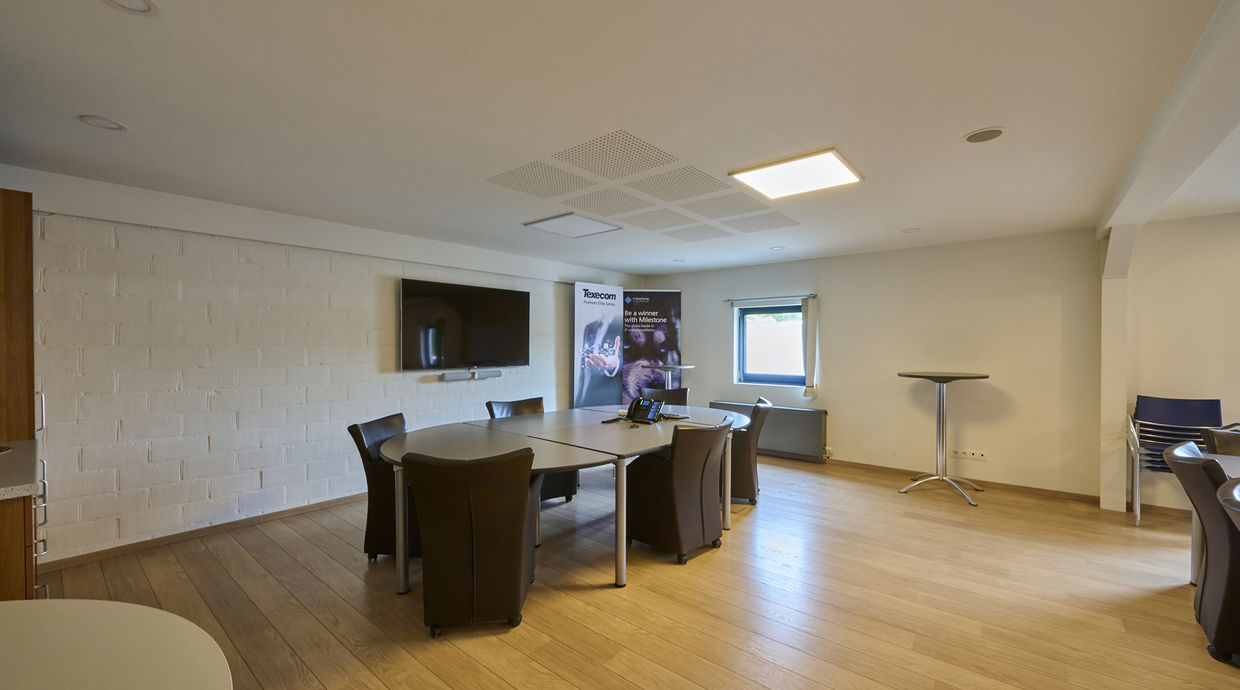 Industrieel gebouw te koop in Opglabbeek