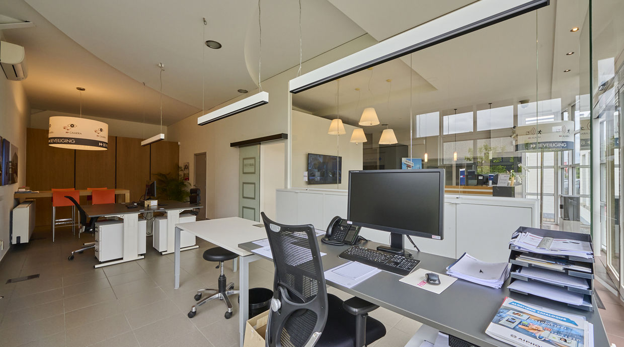 Industrieel gebouw te koop in Opglabbeek