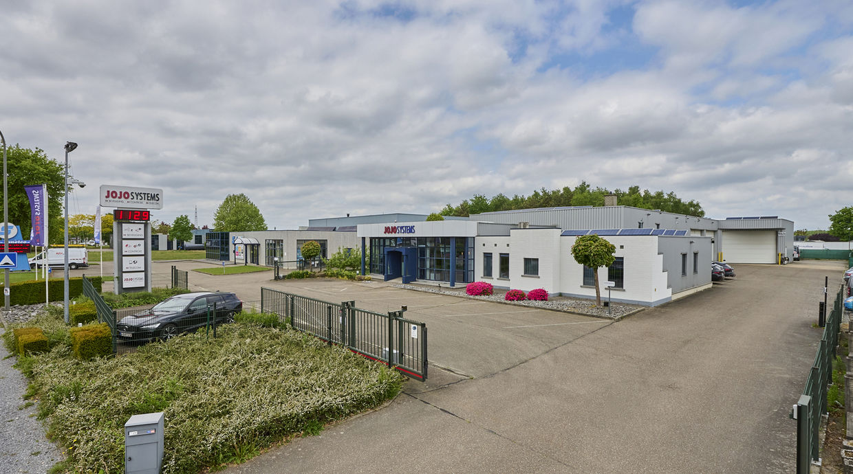 Industrieel gebouw te koop in Opglabbeek