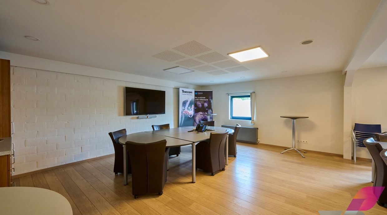 Industrieel gebouw te koop in Opglabbeek