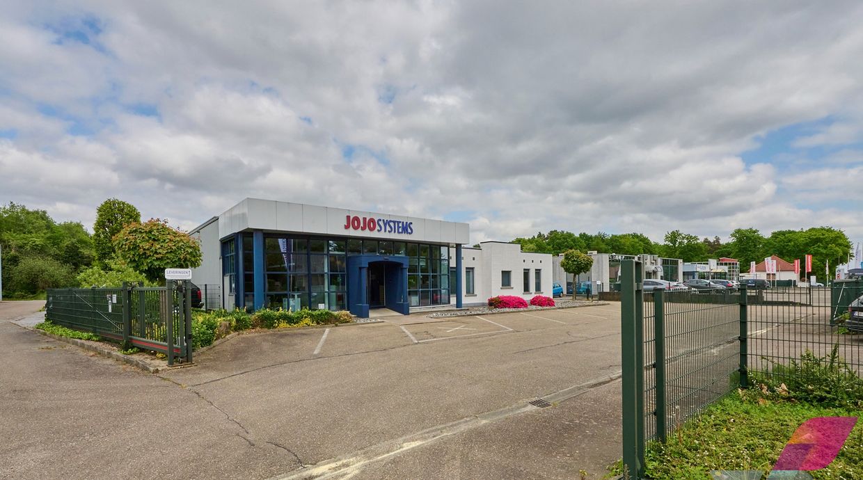 Industrieel gebouw te koop in Opglabbeek