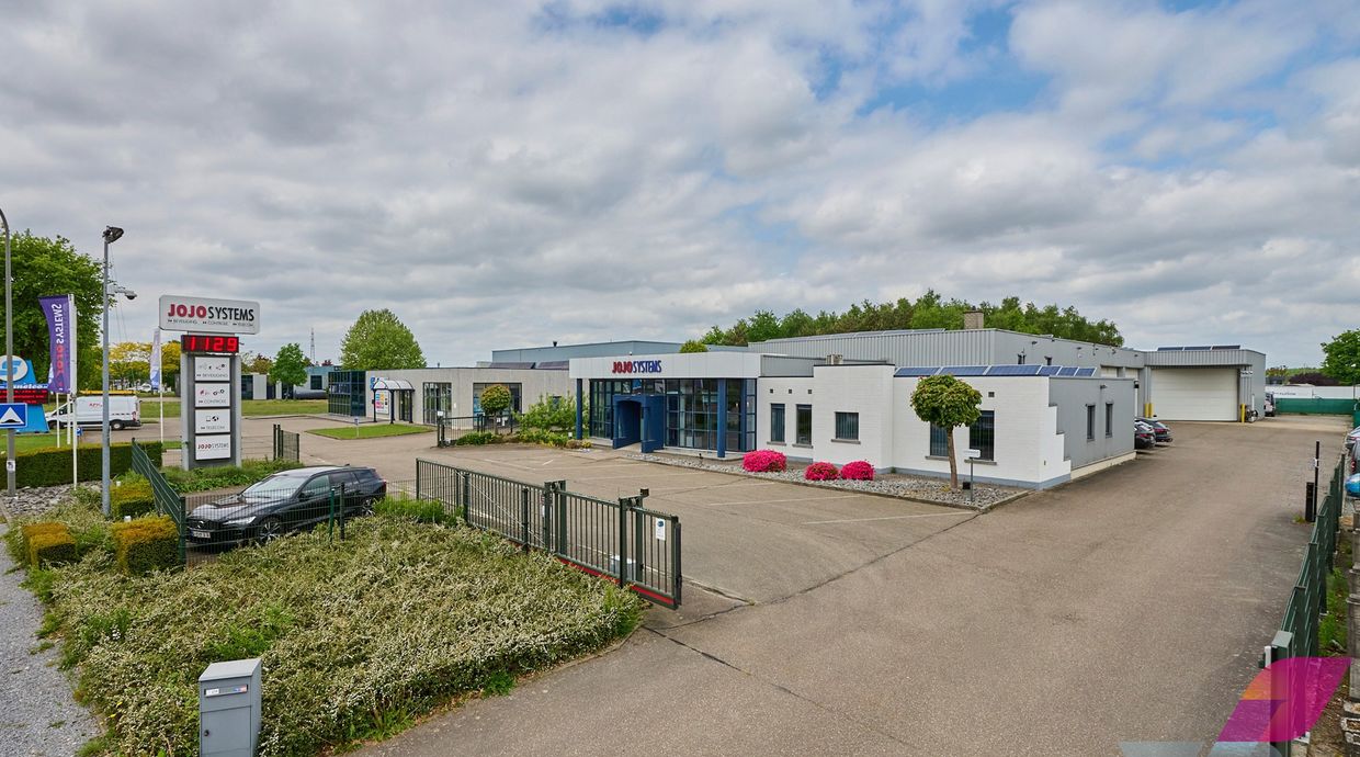 Industrieel gebouw te koop in Opglabbeek