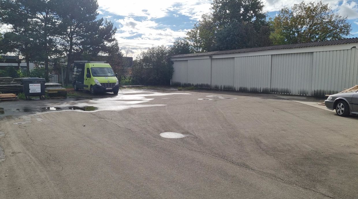 Industrieel gebouw te koop in Oudsbergen