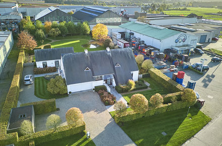 Industrieel terrein te koop in Nieuwerkerken