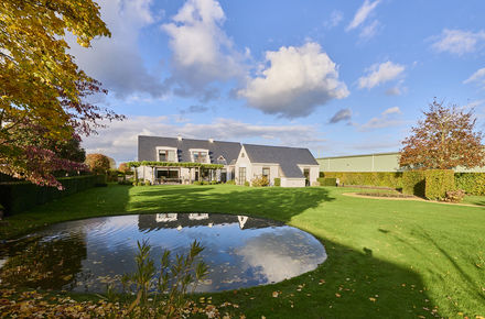 Industrieel terrein te koop in Nieuwerkerken