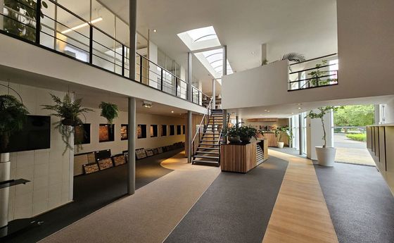 Kantoorgebouw te huur in Genk