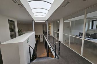 Kantoorgebouw te huur in Genk