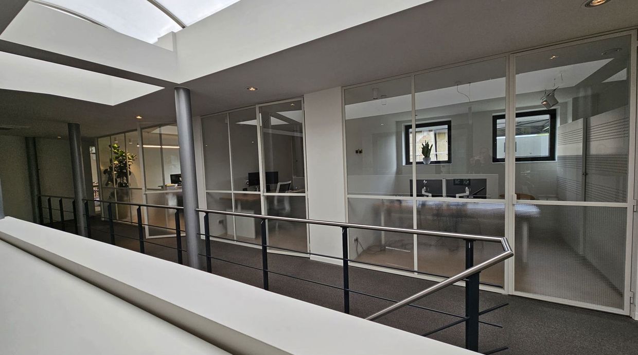 Kantoorgebouw te huur in Genk