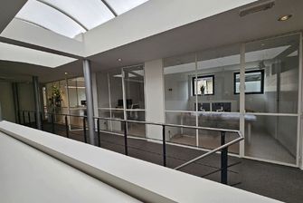 Kantoorgebouw te huur in Genk
