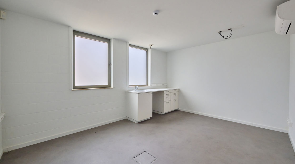 Kantoorgebouw te koop in Hasselt