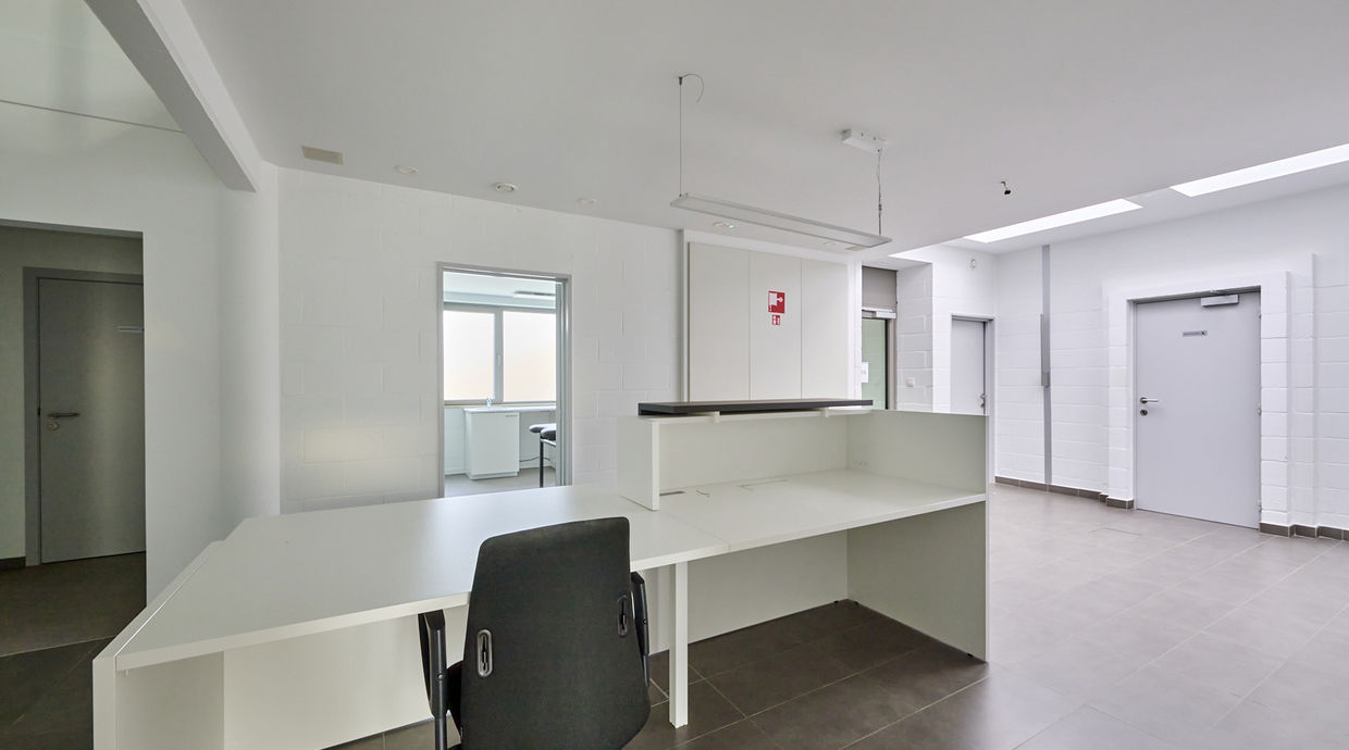 Kantoorgebouw te koop in Hasselt