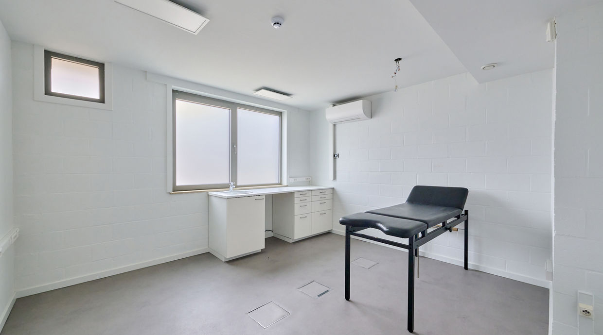 Kantoorgebouw te koop in Hasselt