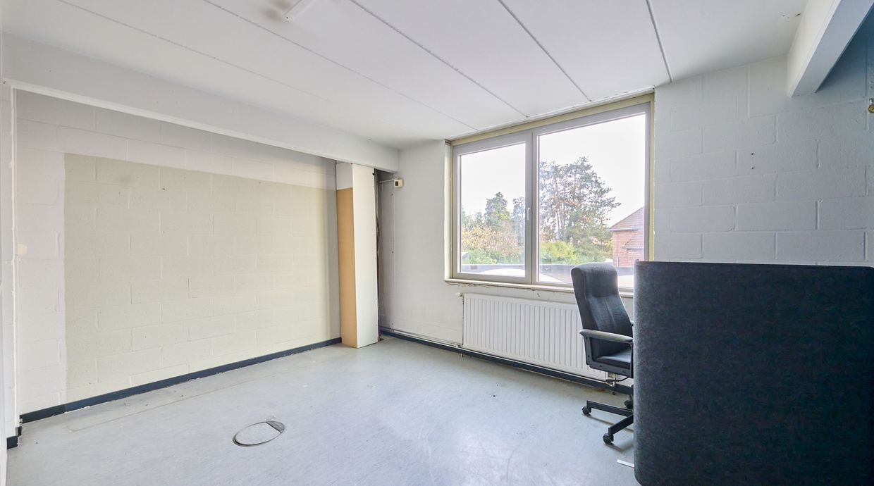 Kantoorgebouw te koop in Hasselt