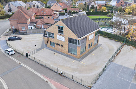 Kantoorgebouw te koop in Hasselt
