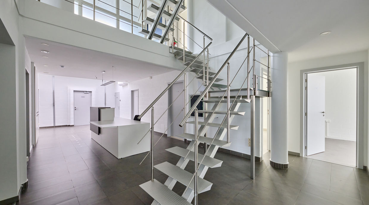 Kantoorgebouw te koop in Hasselt