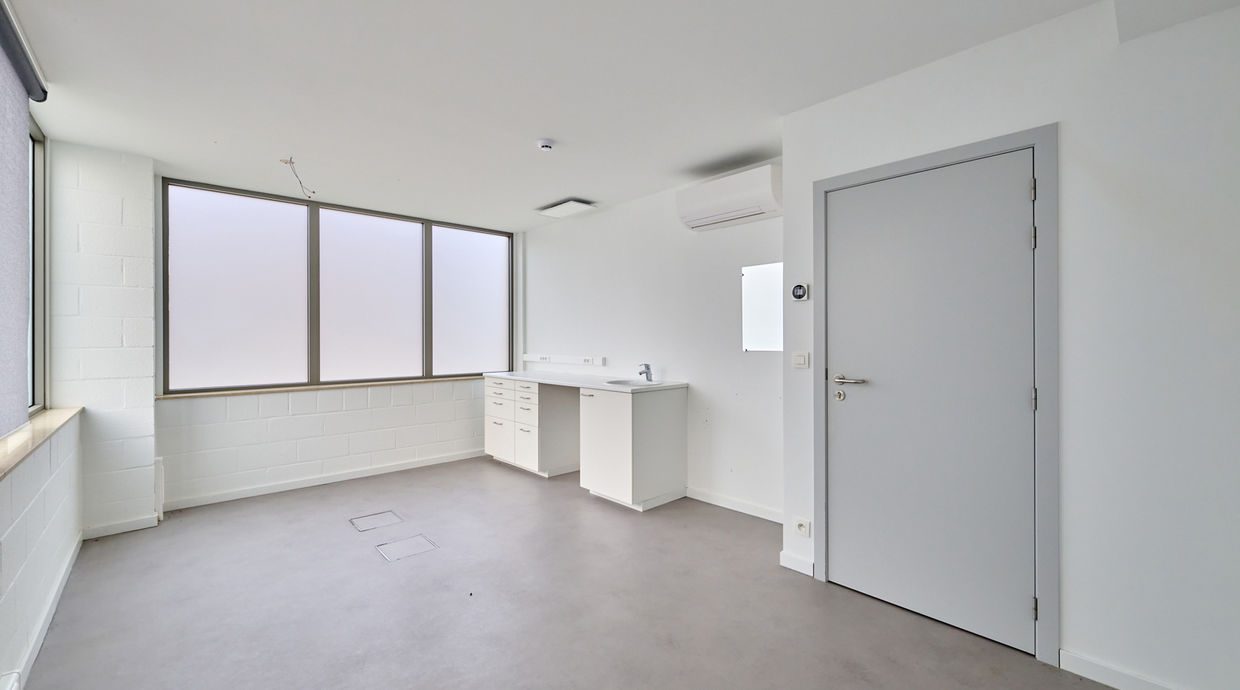 Kantoorgebouw te koop in Hasselt