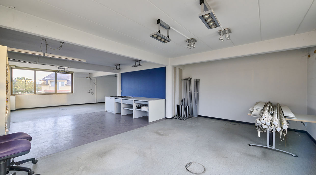Kantoorgebouw te koop in Hasselt
