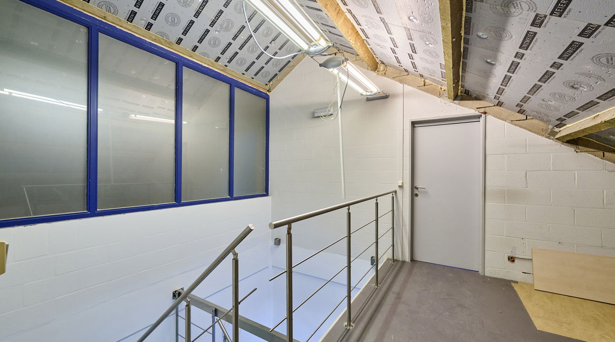 Kantoorgebouw te koop in Hasselt