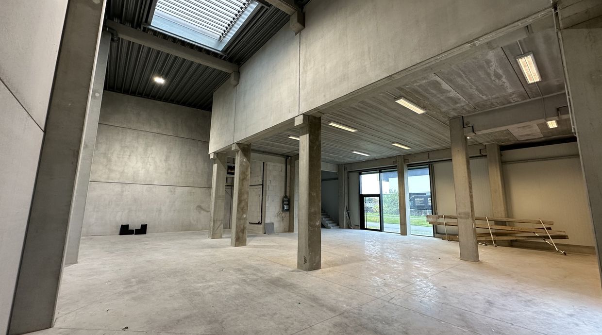 Kantoren & magazijn te huur in Diepenbeek