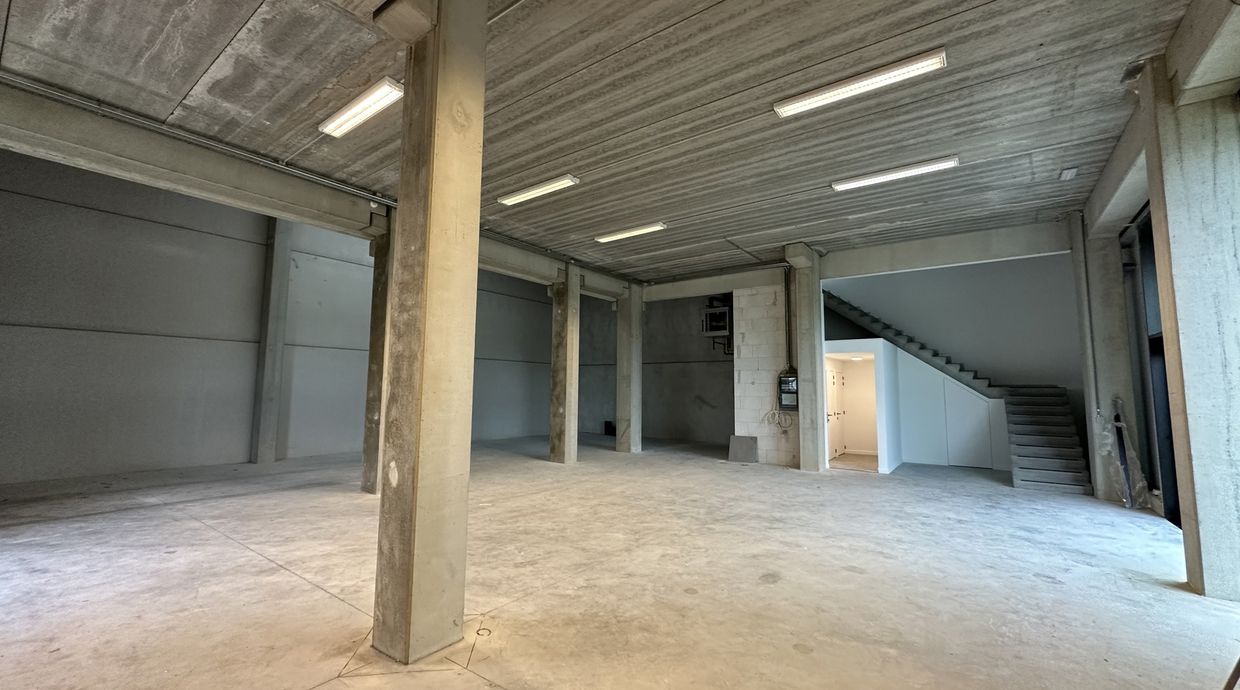 Kantoren & magazijn te huur in Diepenbeek