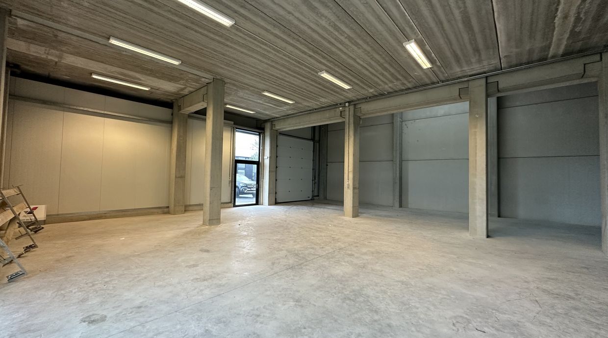 Kantoren & magazijn te huur in Diepenbeek