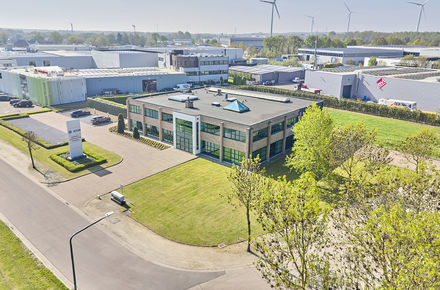 Kantoren & magazijn te koop in Beringen