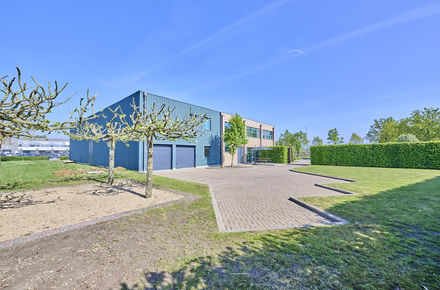 Kantoren & magazijn te koop in Beringen