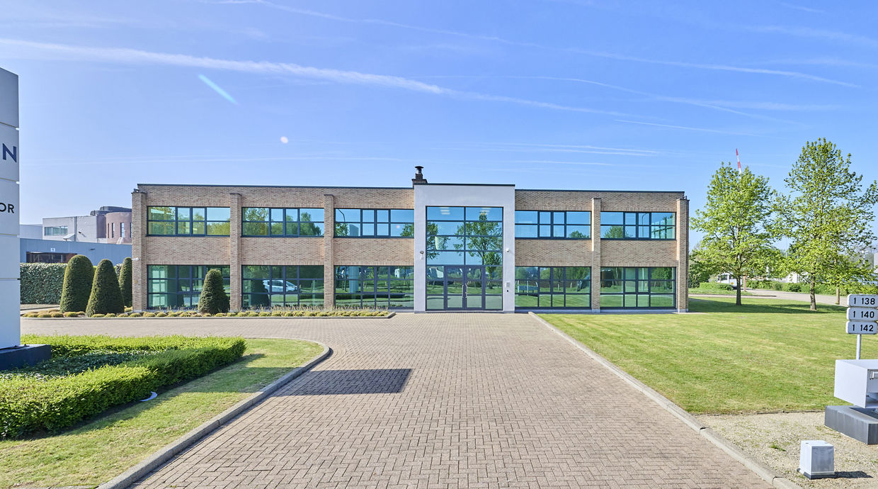Kantoren & magazijn te koop in Beringen