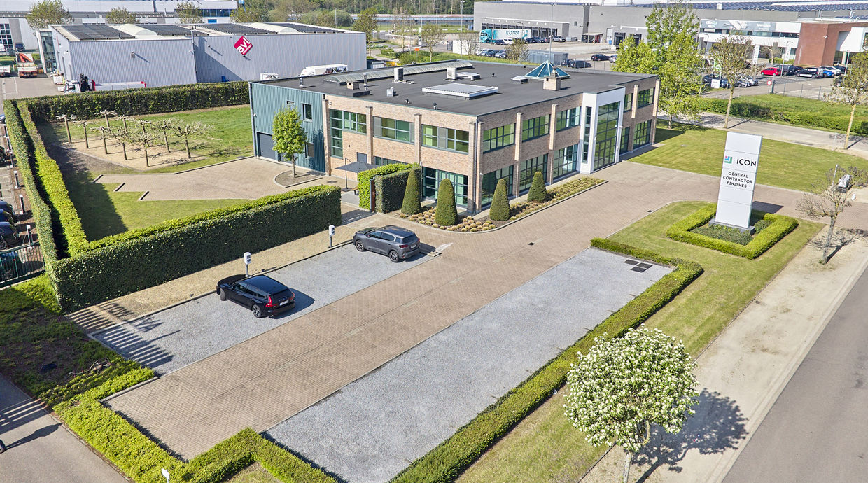 Kantoren & magazijn te koop in Beringen