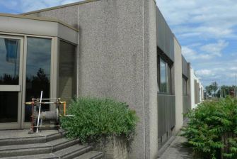 Kantoren & magazijn te koop in Bree