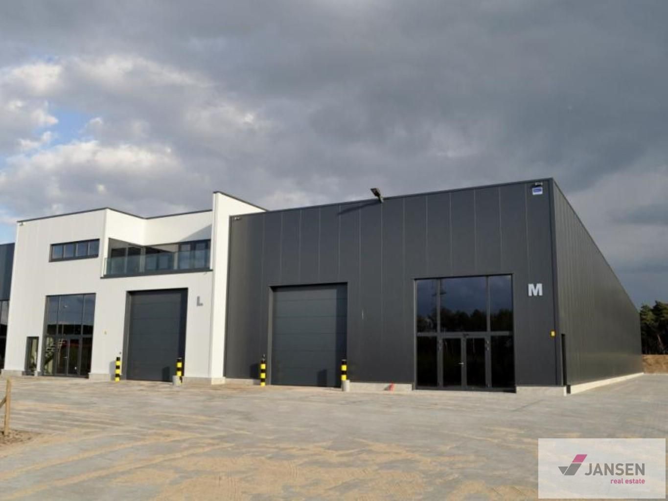 Industrieel gebouw te koop in – Real Estate