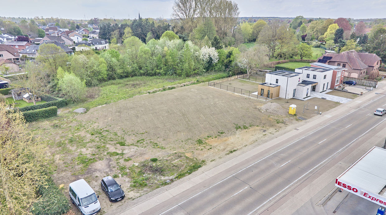 Verkaveling Neeroeteren met woningen en bouwgronden vergunde plannen