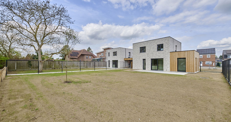 Verkaveling Neeroeteren met woningen en bouwgronden vergunde plannen